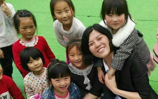 “我可以叫你媽媽嗎？”——一位基層女代表和她的希望小學