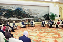 韓正會見中俄友好、和平與發展委員會第十四次全體會議與會代表