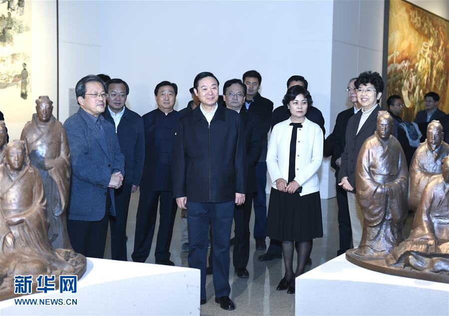 12月6日，中共中央政治局委員、中央書記處書記、中宣部部長劉奇葆在北京參觀中華文明歷史題材美術創作工程入選作品展覽。 新華社記者張領攝