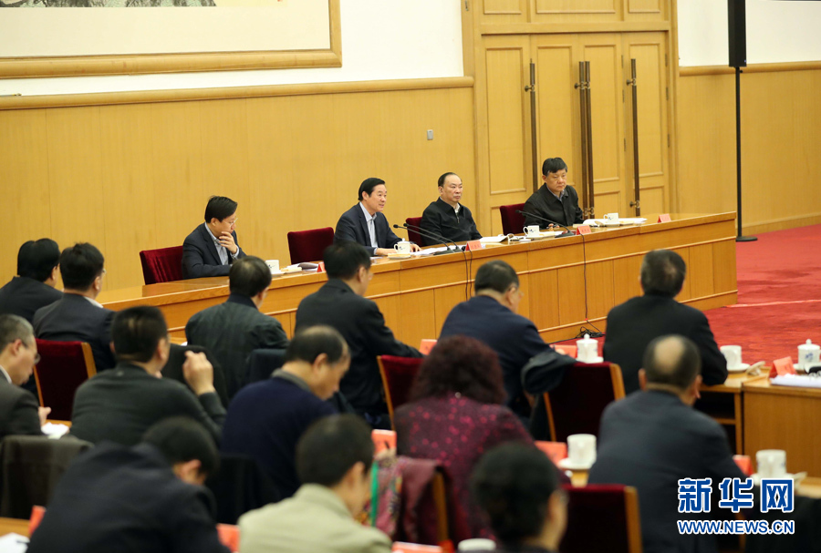 3月23日，治國(guó)理政論壇“‘四個(gè)全面’戰(zhàn)略布局系列理論研討會(huì)”首場(chǎng)研討會(huì)在北京召開(kāi)，中共中央政治局委員、中央書(shū)記處書(shū)記、中宣部部長(zhǎng)劉奇葆出席會(huì)議并講話(huà)。新華社記者 劉衛(wèi)兵 攝
