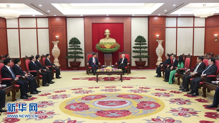 應越南共產黨邀請，中共中央政治局常委、中央書記處書記劉云山9月18日至19日對越南進行正式訪問。這是9月18日，劉云山在河內會見越共中央總書記阮富仲。 新華社記者 龐興雷 攝