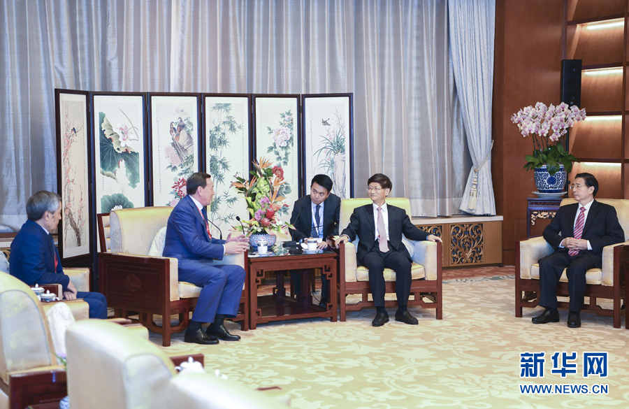 9月26日，中共中央政治局委員、中央政法委書記孟建柱在北京會見來華出席國際刑警組織第86屆全體大會的哈薩克斯坦內(nèi)務(wù)部長卡西莫夫。國務(wù)委員、公安部部長郭聲琨參加有關(guān)會見。新華社記者 張領(lǐng) 攝