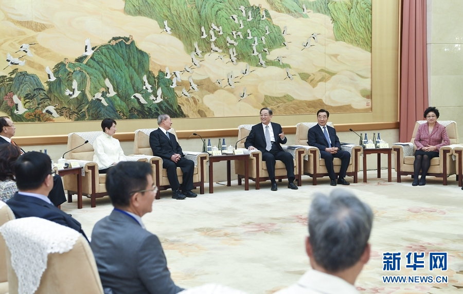 11月7日，全國政協主席俞正聲在北京會見饒穎奇率領的臺灣民意代表交流參訪團。新華社記者張領攝