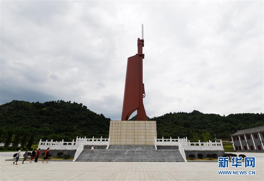 （壯麗70年·奮斗新時代——記者再走長征路·圖文互動）（2）他們，找到了3000多個紅軍烈士的名字