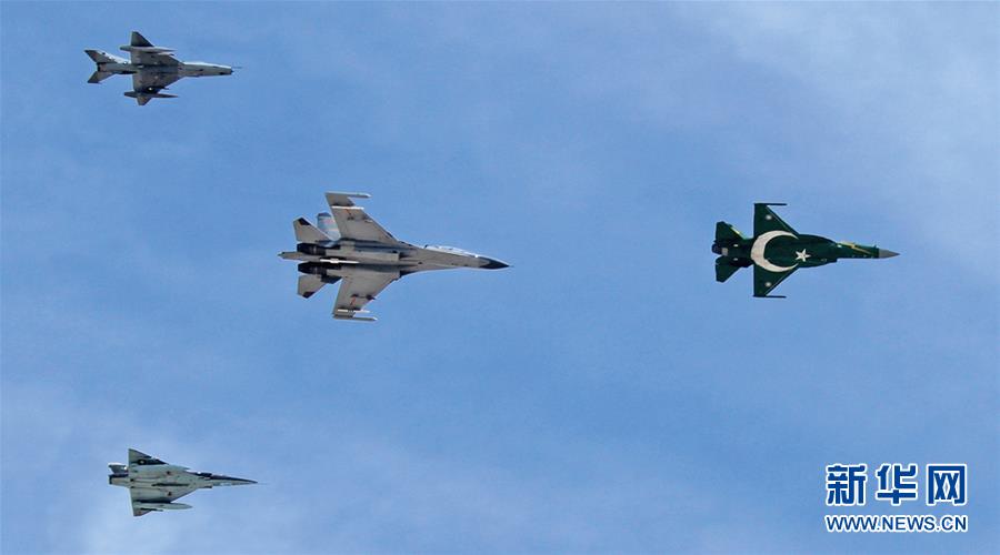 （新華全媒頭條·人民空軍70年·圖文互動）（8）陽光照耀奮飛的航程——黨中央、中央軍委和習(xí)主席關(guān)心人民空軍建設(shè)發(fā)展紀(jì)實