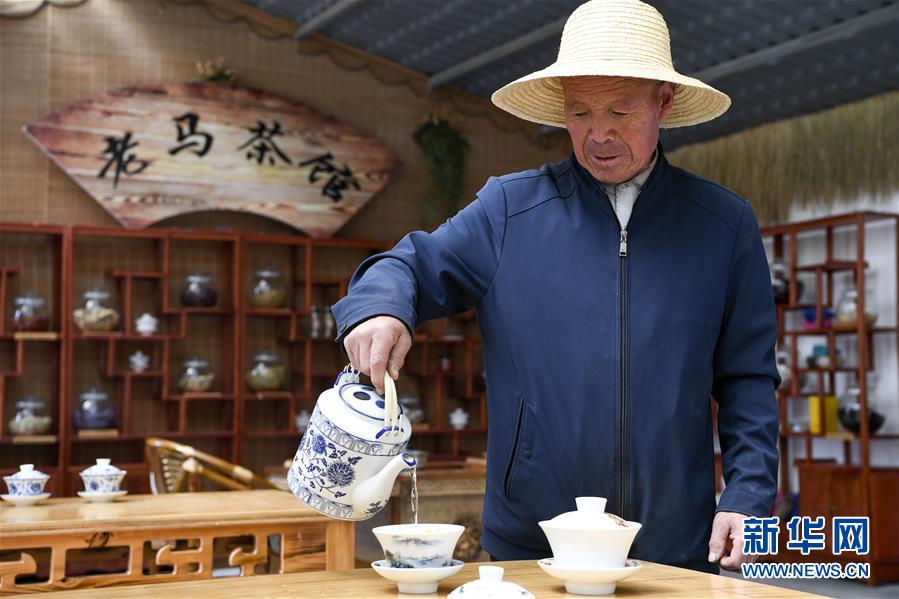（新華全媒頭條·圖文互動(dòng)）（5）初夏，循著總書(shū)記的腳步探訪產(chǎn)業(yè)扶貧新事