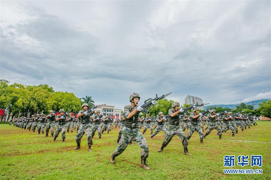 （在習近平強軍思想指引下·我們在戰(zhàn)位報告·圖文互動）（2）千里移防，鐵心跟黨走——南部戰(zhàn)區(qū)陸軍第75集團軍某紅軍旅政治建軍、練兵備戰(zhàn)記事