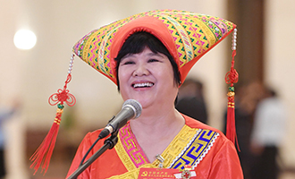 杜麗群代表接受采訪(fǎng)
