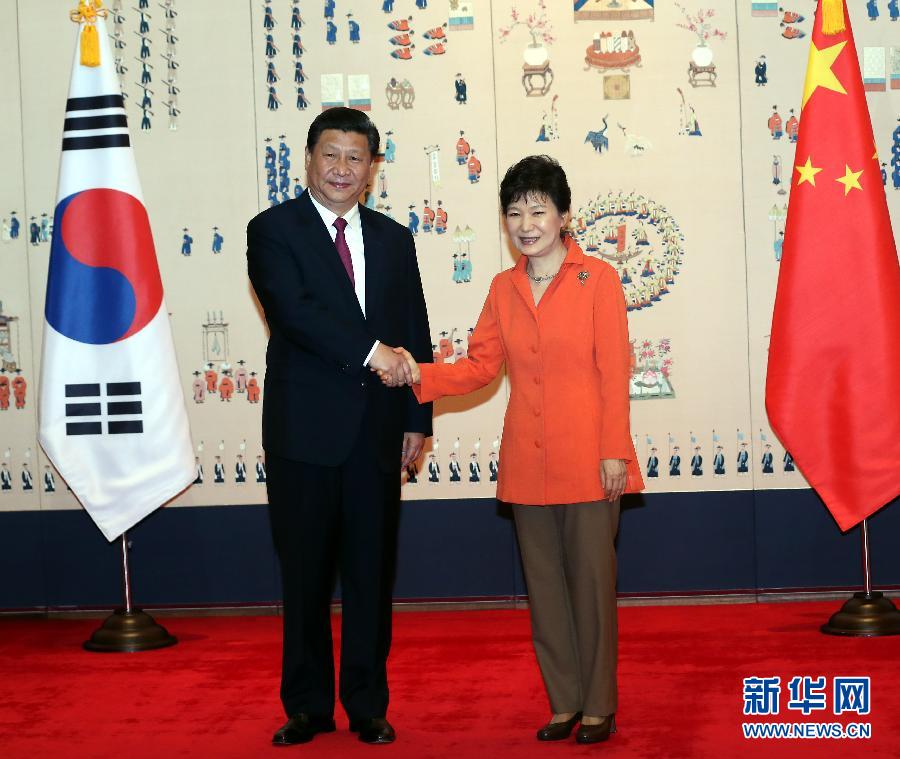 7月3日，國家主席習近平在首爾同韓國總統(tǒng)樸槿惠舉行會談。新華社記者 蘭紅光 攝