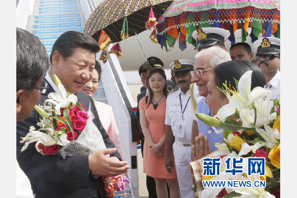 9月17日，國家主席習近平抵達古吉拉特邦艾哈邁達巴德市，開始對印度進行國事訪問。 新華社記者 鞠鵬 攝