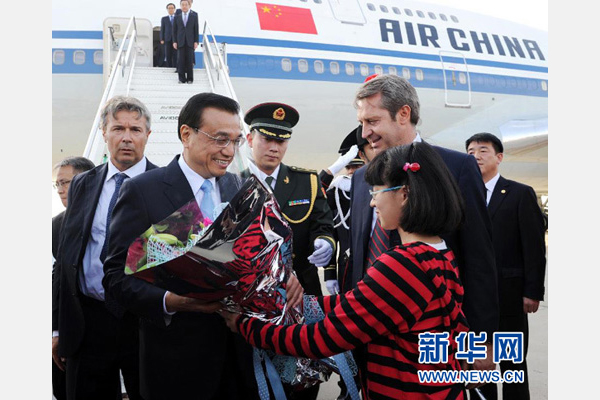 10月14日，國務院總理李克強乘專機抵達羅馬，開始對意大利進行正式訪問。新華社記者 饒愛民 攝