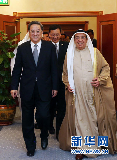 11月6日，正在巴林進行正式友好訪問的全國政協主席俞正聲在麥納麥會見巴林副首相穆罕默德。 新華社記者劉衛兵攝