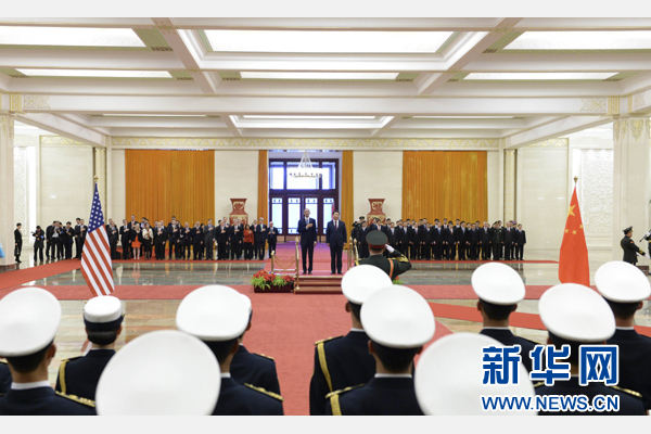 11月12日，國家主席習近平在北京人民大會堂舉行歡迎儀式，歡迎美國總統(tǒng)奧巴馬對中國進行國事訪問。 新華社記者 馬占成 攝